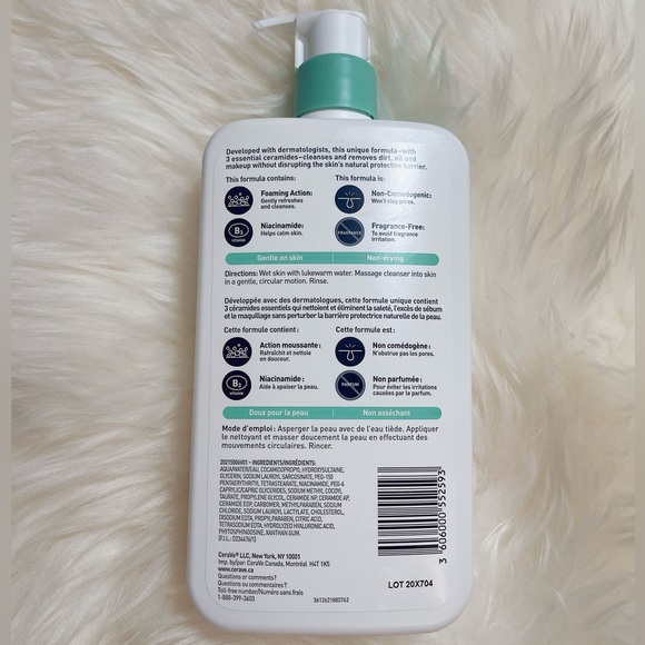 CeraVe Foaming Facial Cleanser 562 mL FULL SIZE - Picture 2 of 2